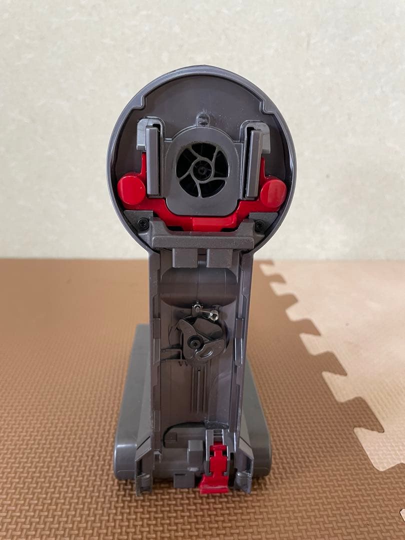 【ジャンク品】ダイソンV8 Slim Fluffy+ 　コードレスクリーナー