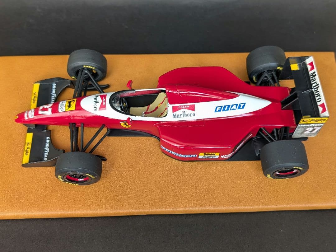 ミニチャンプス 1/18 フェラーリ F93A 1993 #27 J.アレジ