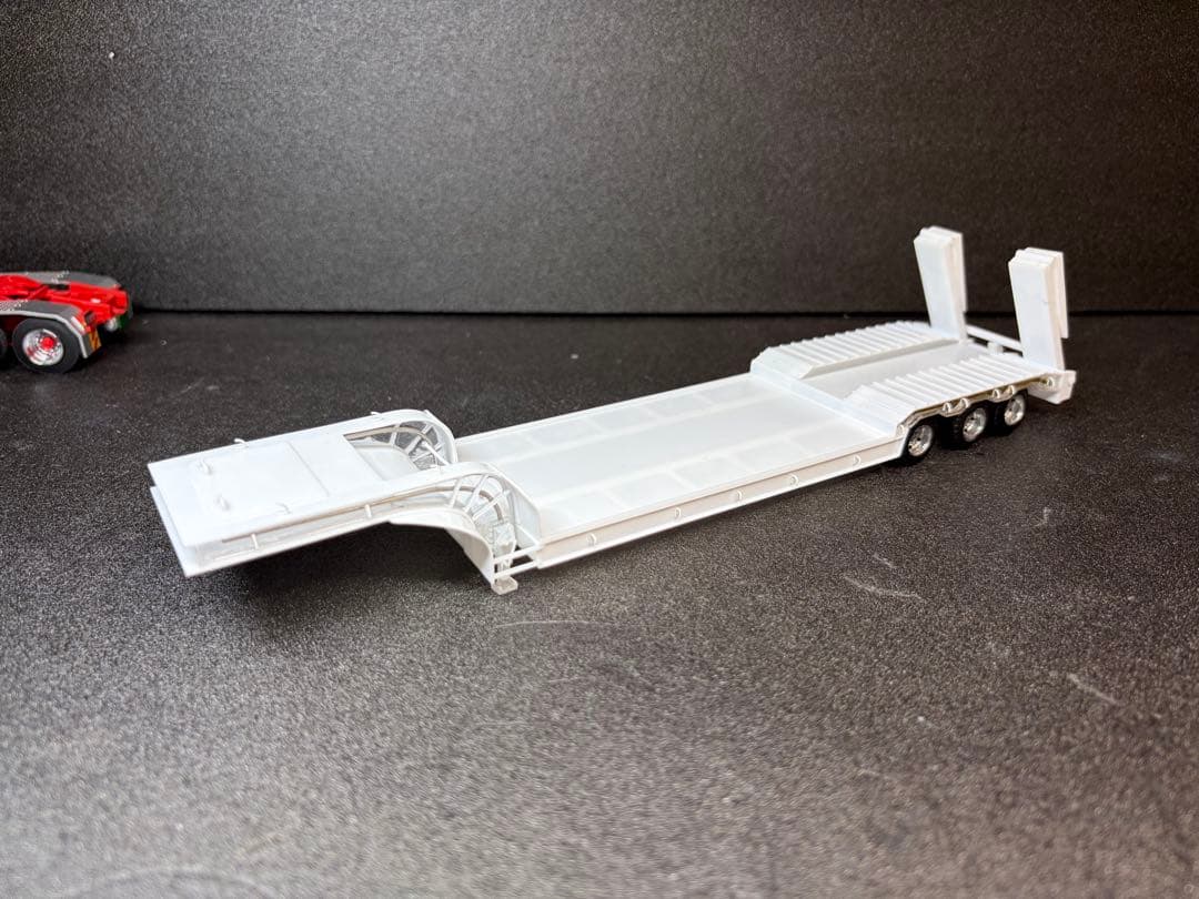Dodge　1/50 3軸低床トレーラー自動あゆみ付　重機 建機