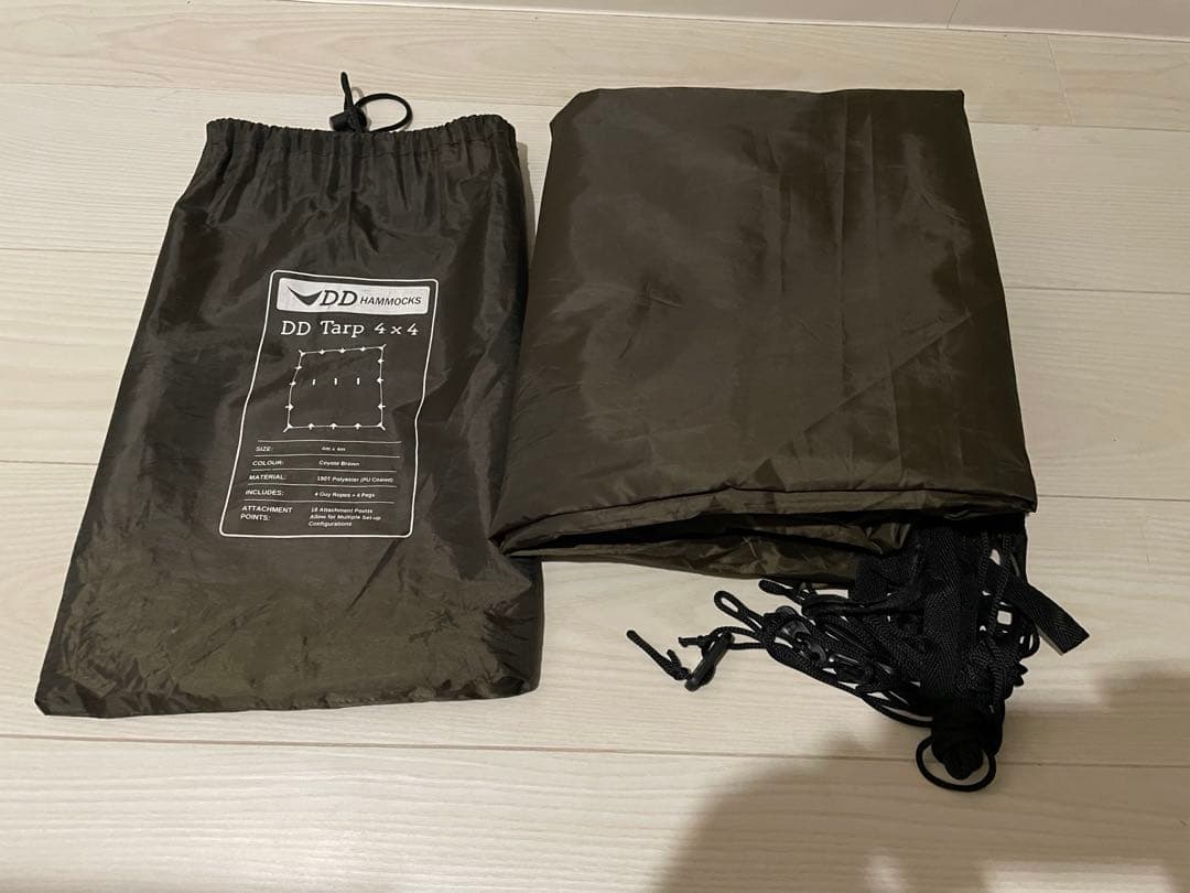 DD Tarp 4x4 コヨーテブラウン　5mロープ4本付き