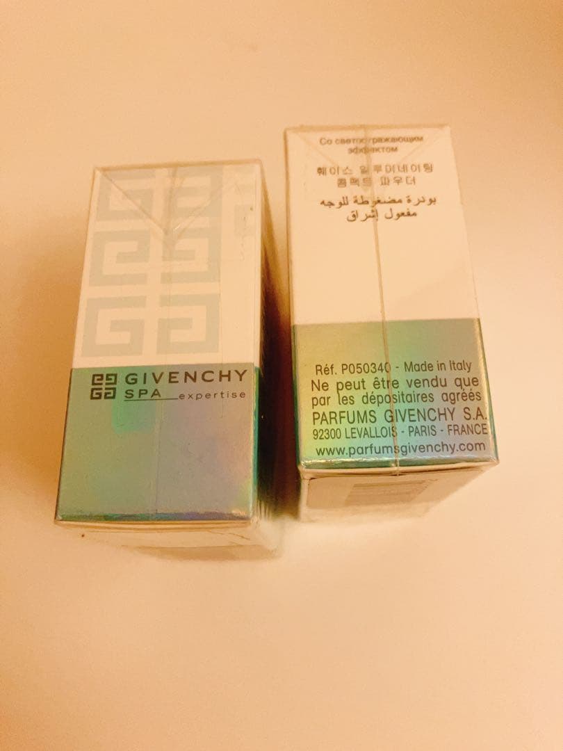 ☆新品2個☆ジバンシィ DW ホワイト プリズム・イシム