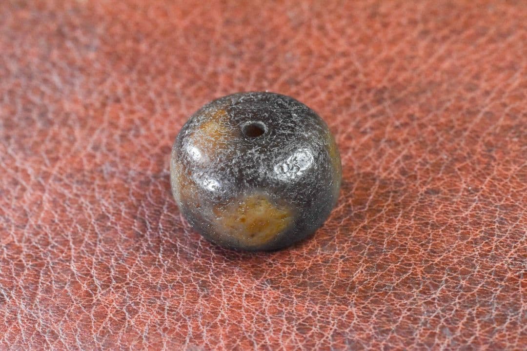 アンティーク金剛四眼天珠 飴色モザイク