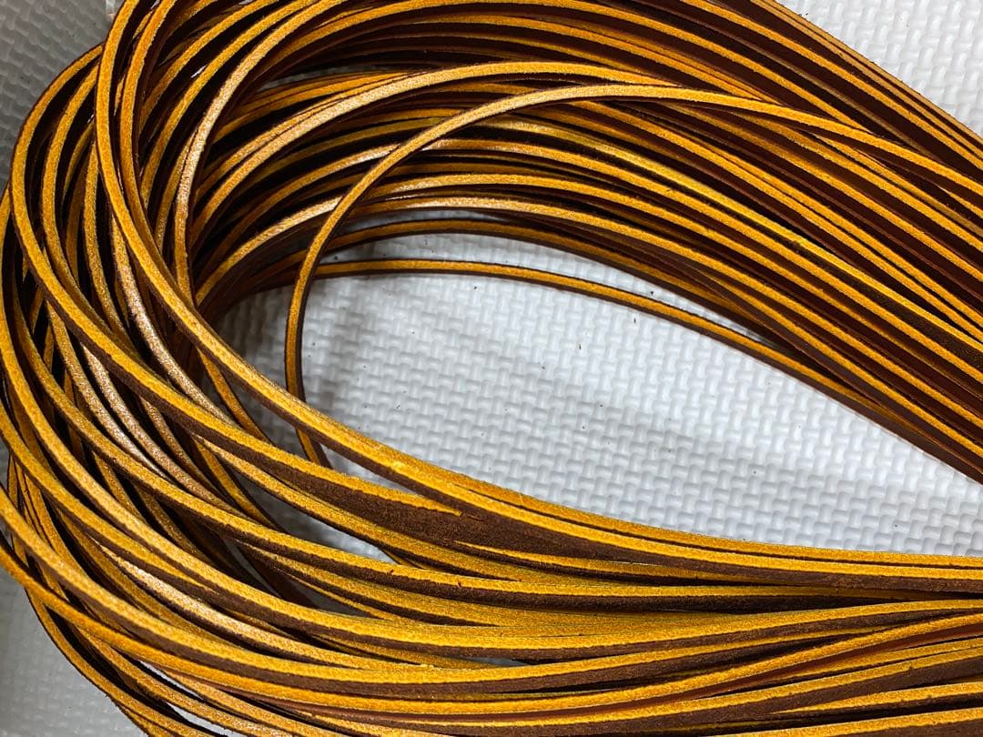 ダークチョコ芯白20、タン濃10、ヘリ革黒10m