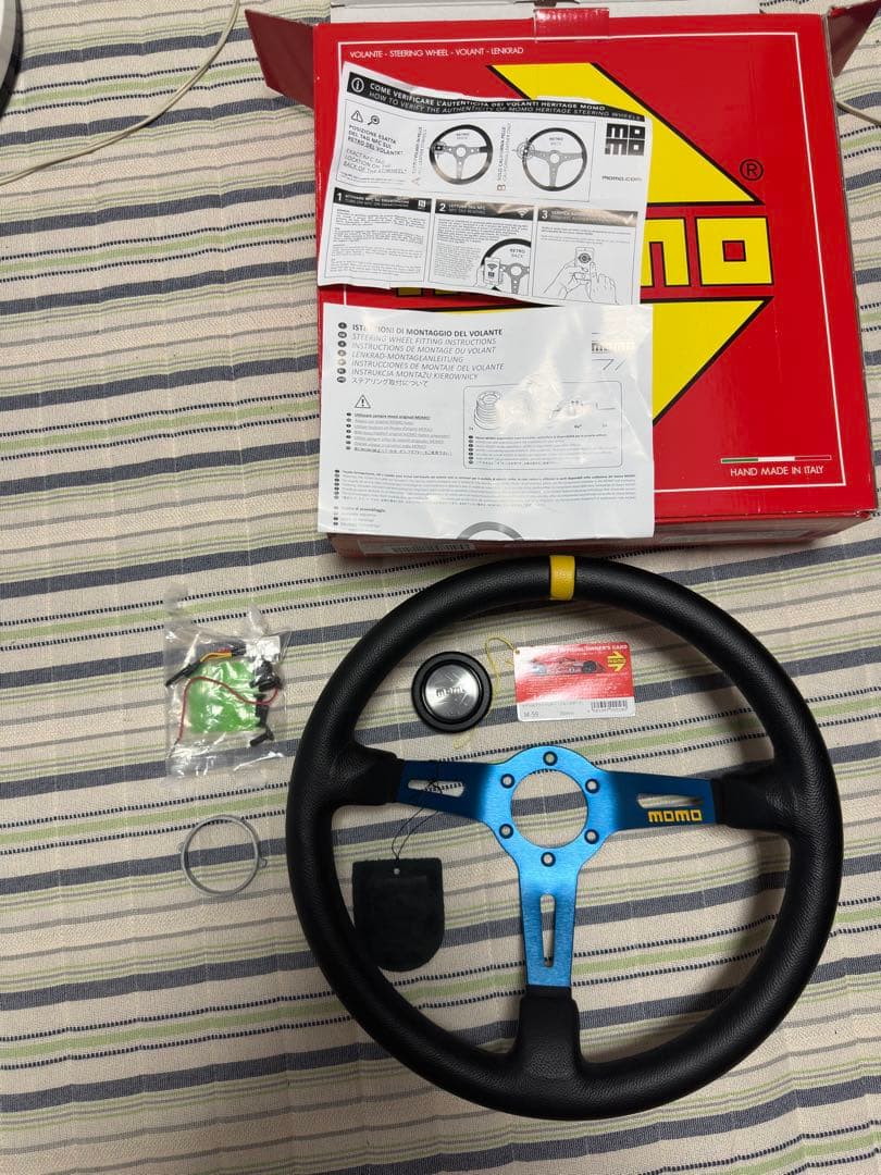 s*r様 momo ステアリング M-59 350mm 黒/青