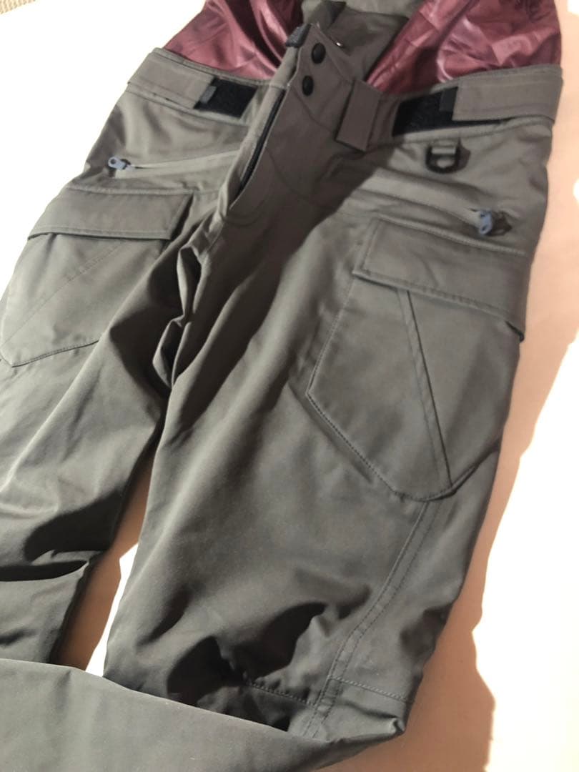 最終セ–ル価格未使用ウィメンズ　スノボーウェア上下セット