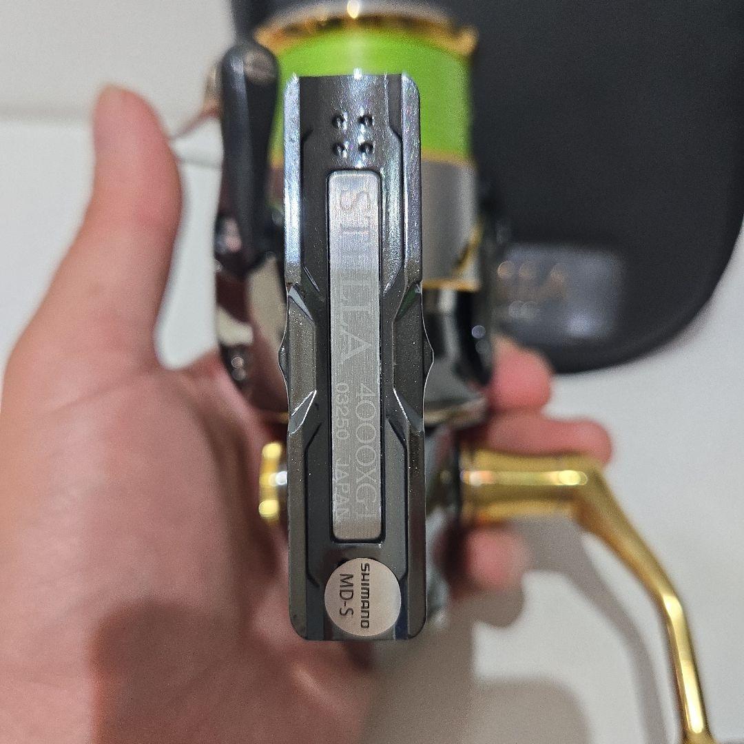 14STELLA 4000XG スピニングリール 専用ケース付き