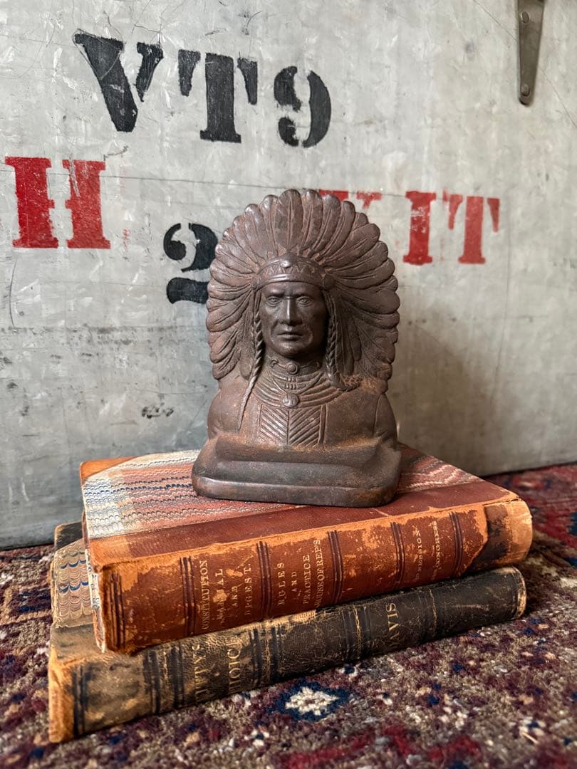Indian Bookend ／single