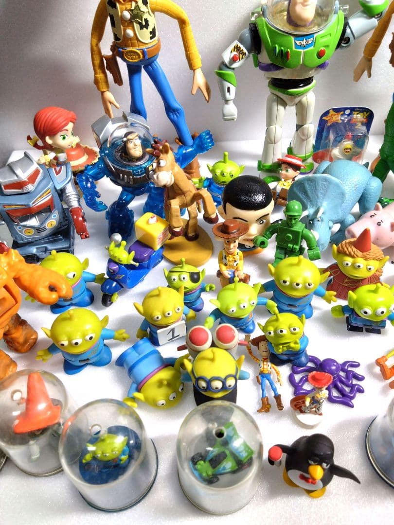 トイ・ストーリー フィギュア 大量
