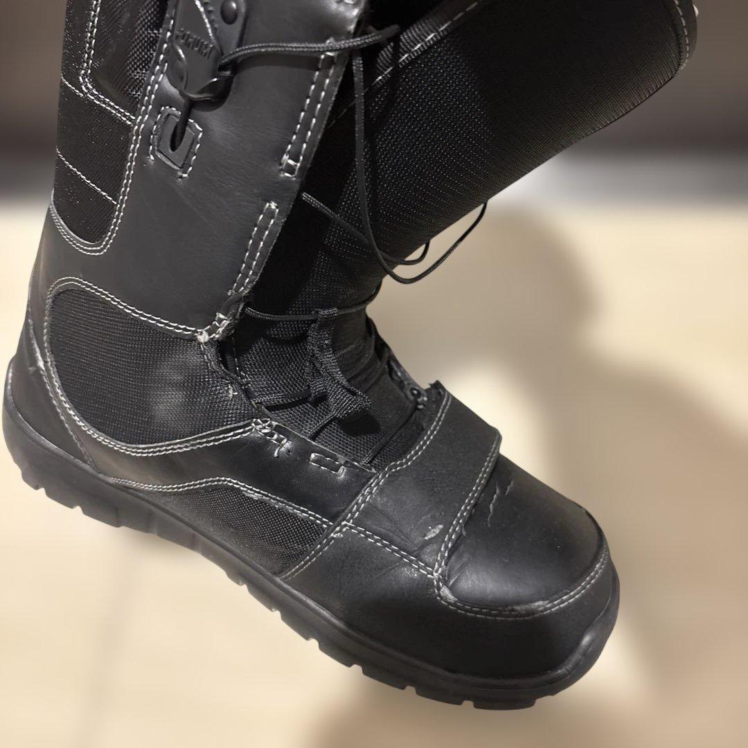 【FORUM】スノーボード　ブーツ　28センチ　ブラック