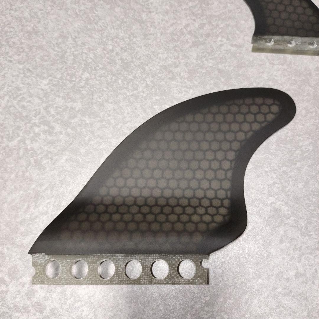 AU FINS KILOS ２＋１ フューチャー ツイン スタビ キール