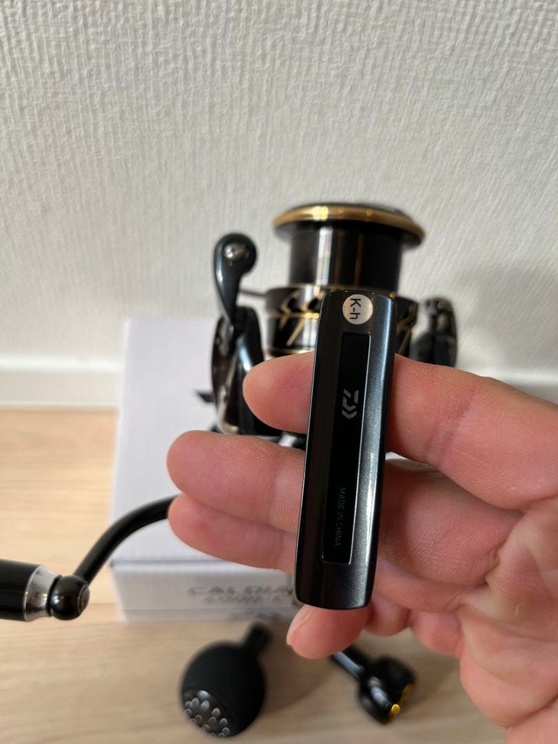 新品同様　ダイワ スピニングリール 22カルディア SW 4000-CXH
