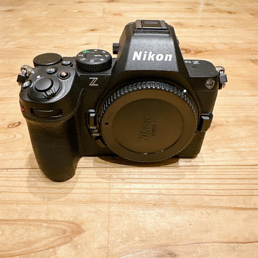 Nikon Z 5 II 本体美品 箱付き　保証書付き