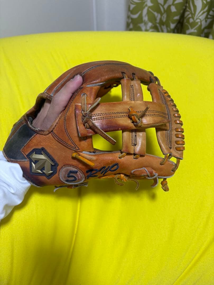 支給品 硬式グローブ