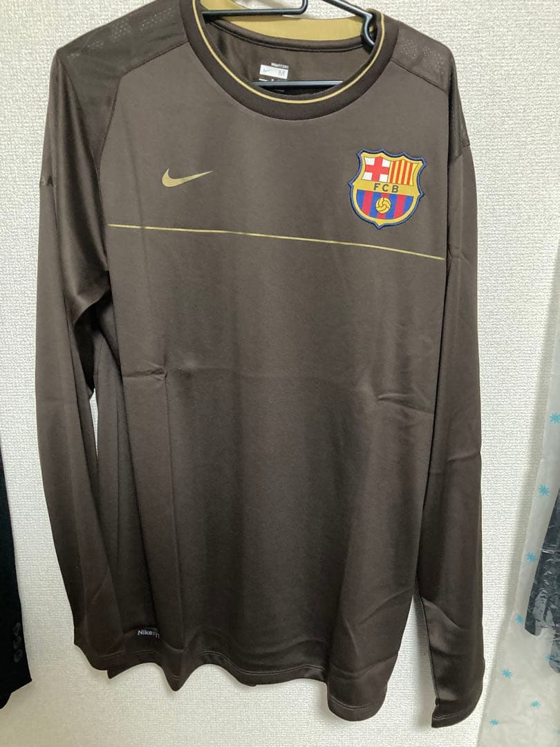NIKE バルセロナ　長袖トレーニングシャツ　US Mサイズ 未使用品