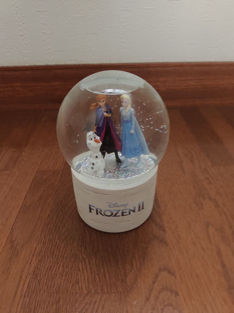 ◆アナと雪の女王　２　アナ　エルサ　オラフ　スノーグローブ　ディズニー