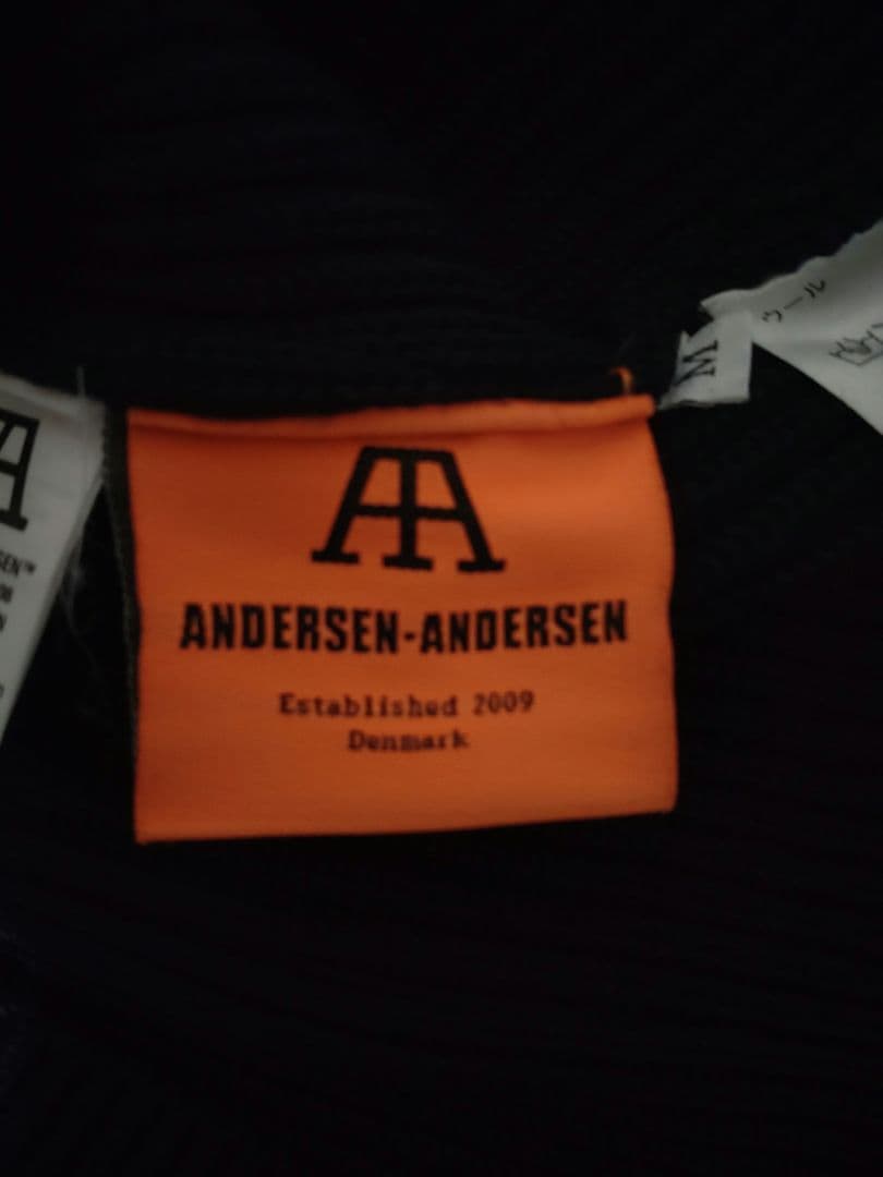 ANDERSEN-ANDERSEN ダークネイビータートルネックセーター