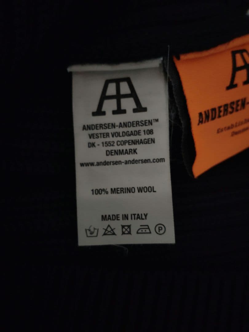 ANDERSEN-ANDERSEN ダークネイビータートルネックセーター