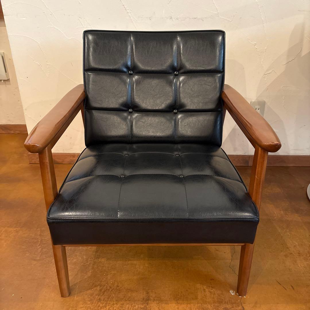 カリモク60 1人掛けソファ 黒①