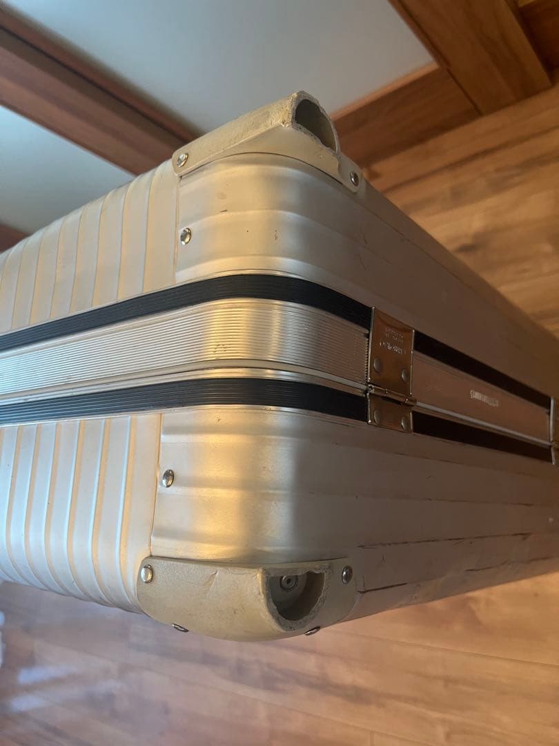 リモワ　シルバーインテグラ　104ℓ 4輪