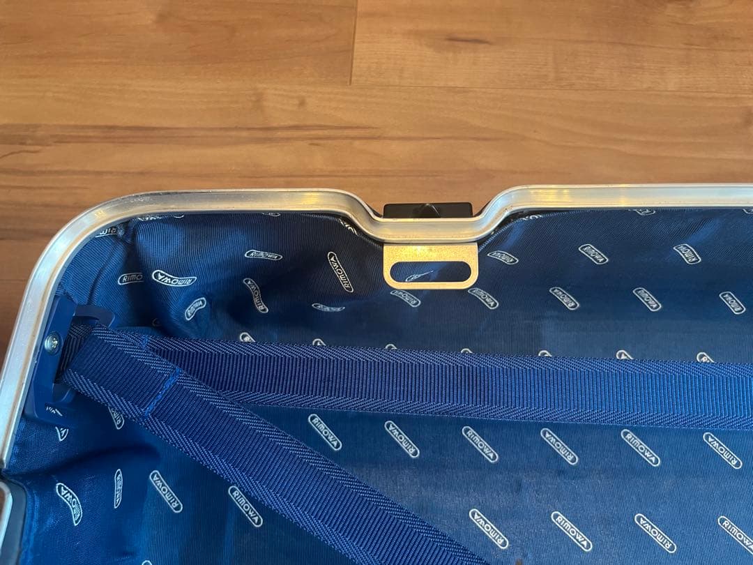 リモワ　シルバーインテグラ　104ℓ 4輪