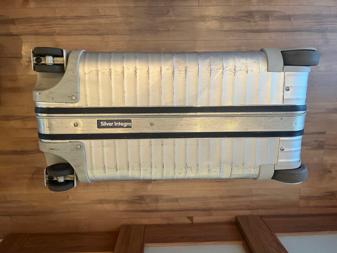 リモワ　シルバーインテグラ　104ℓ 4輪