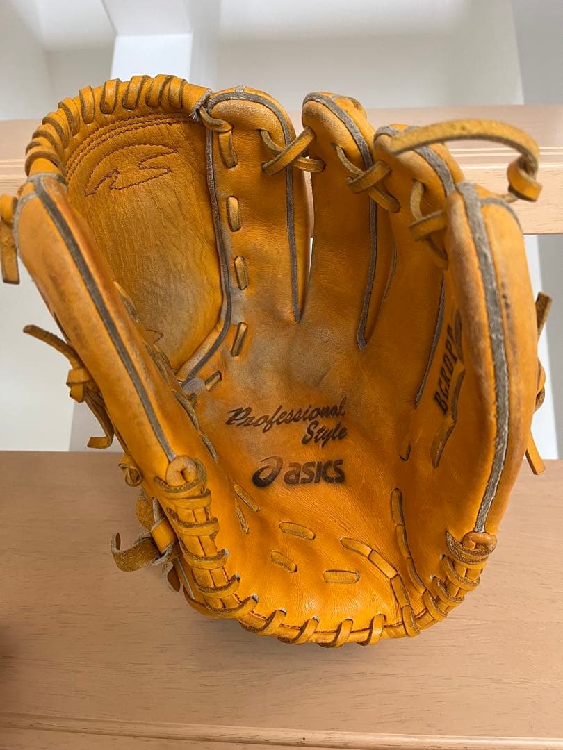 ダルビッシュ有モデル　asics 軟式グローブ 北海道デザイン　袋付き