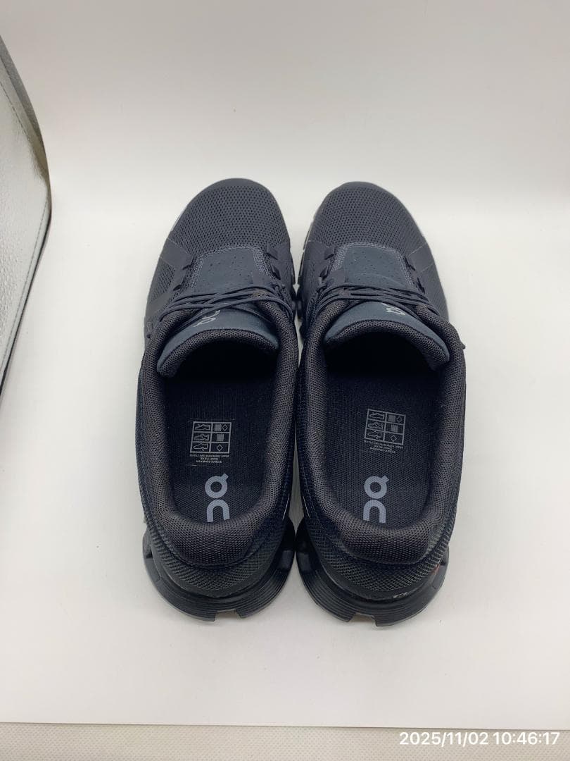 ゆ*う様 On　Cloud5ランニングシューズ オール・ブラック　メンズ　26c