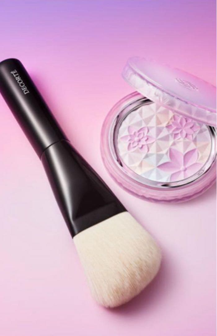 コスメデコルテオーラリフレクター04限定色　特典ブラシ付き