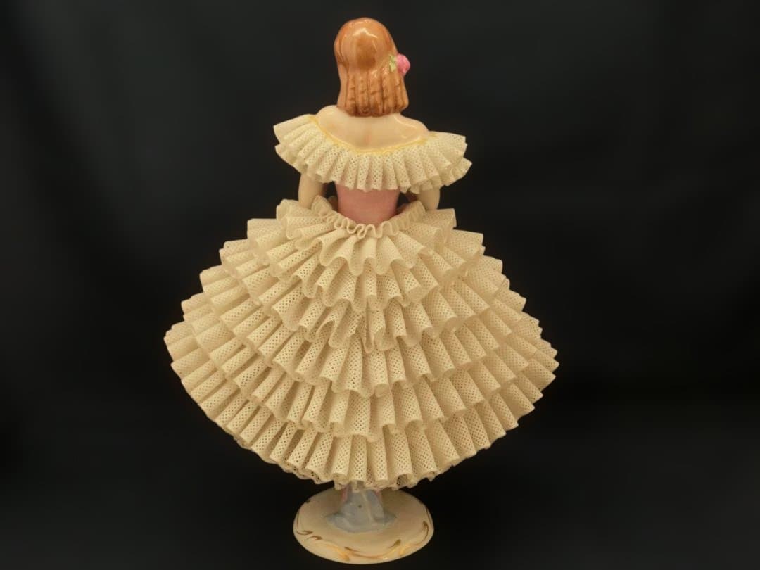 『ジッツェンドルフィン』レース・フィギュリンH.24cm