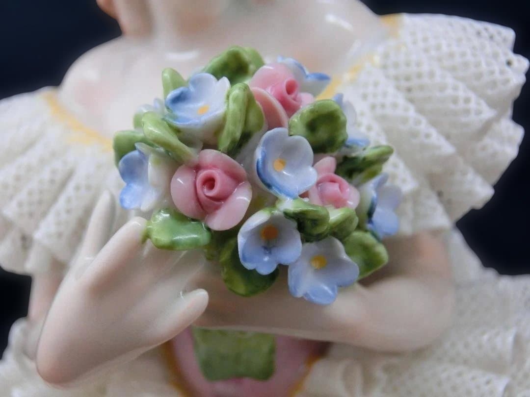 『ジッツェンドルフィン』レース・フィギュリンH.24cm