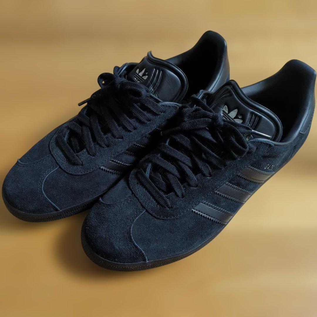 adidas Gazelle ブラック スニーカー　オールブラックス　ガゼル