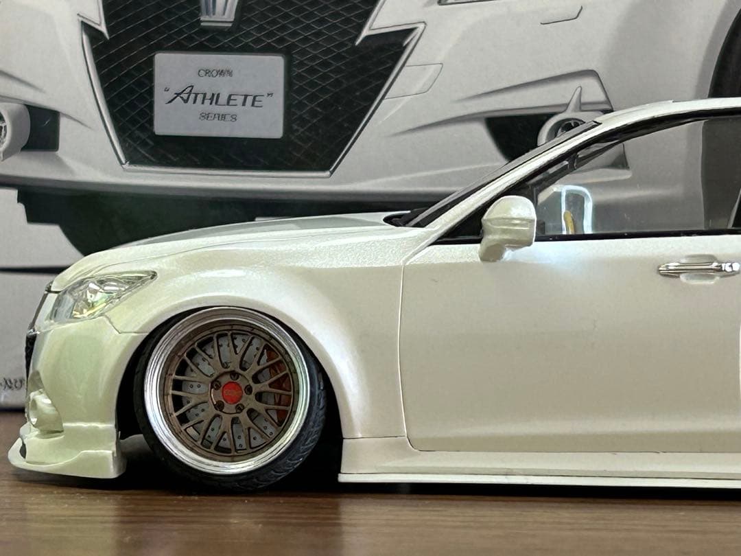 アオシマ 210 クラウン アスリート完成品