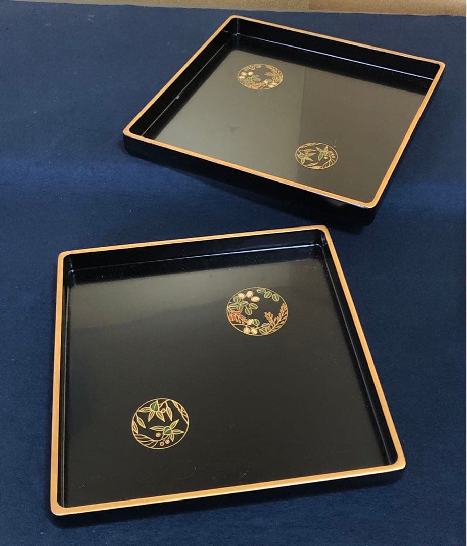 《R》黒内朱 花丸蒔絵 二段重 替蓋 重台付 木製漆器 木箱　251218か1