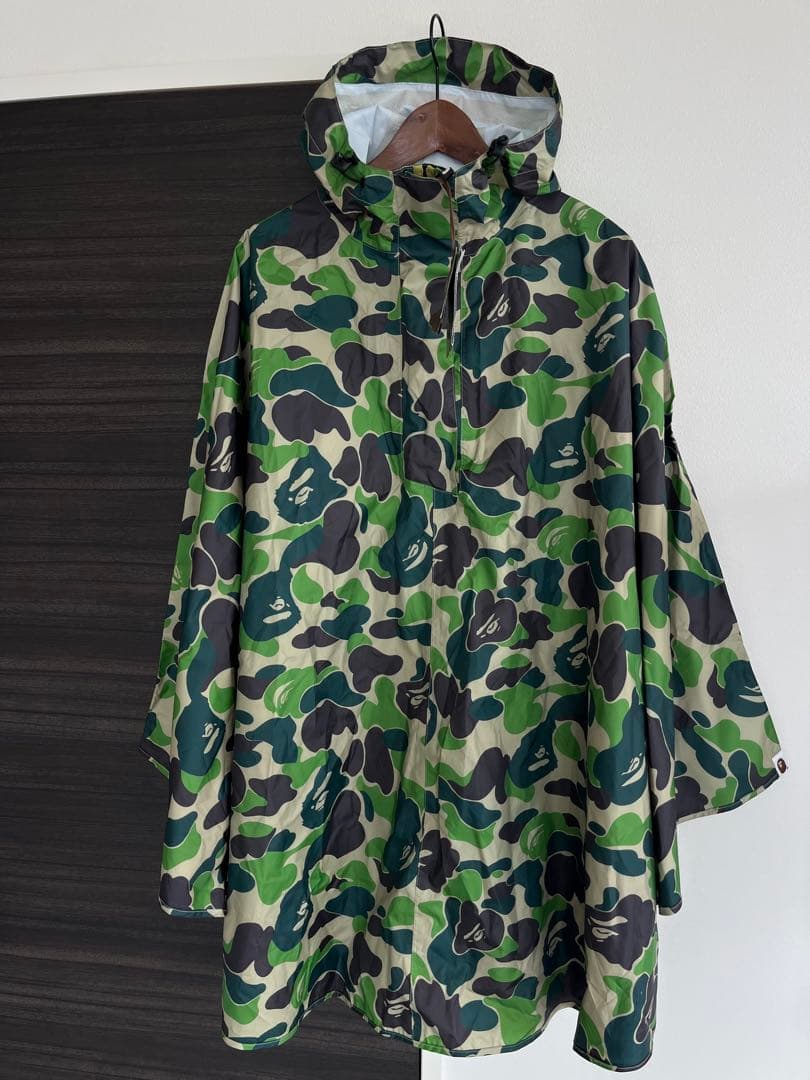 新品　A Bathing Ape カモフラージュポンチョ　定価2万以上