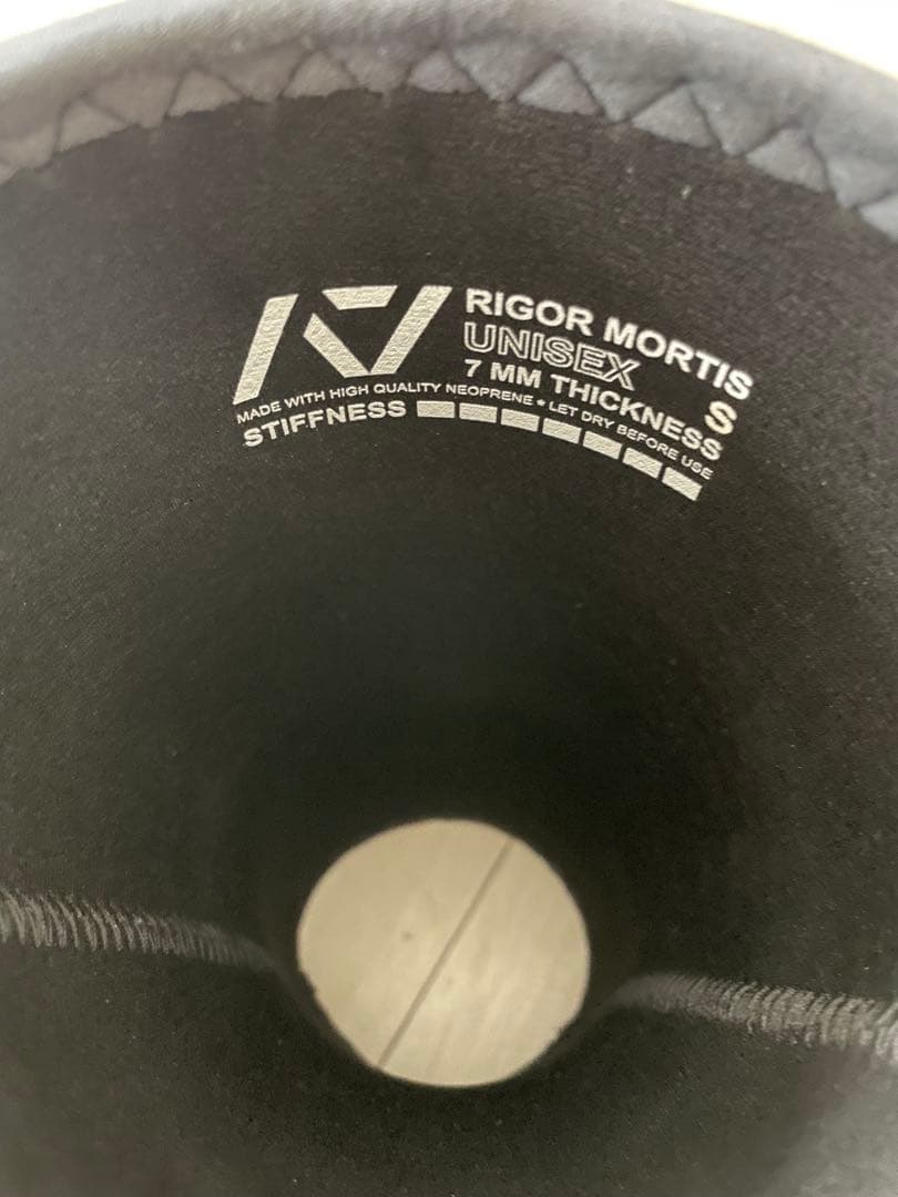 A7 RIGOR MORTIS ニースリーブ　Sサイズ