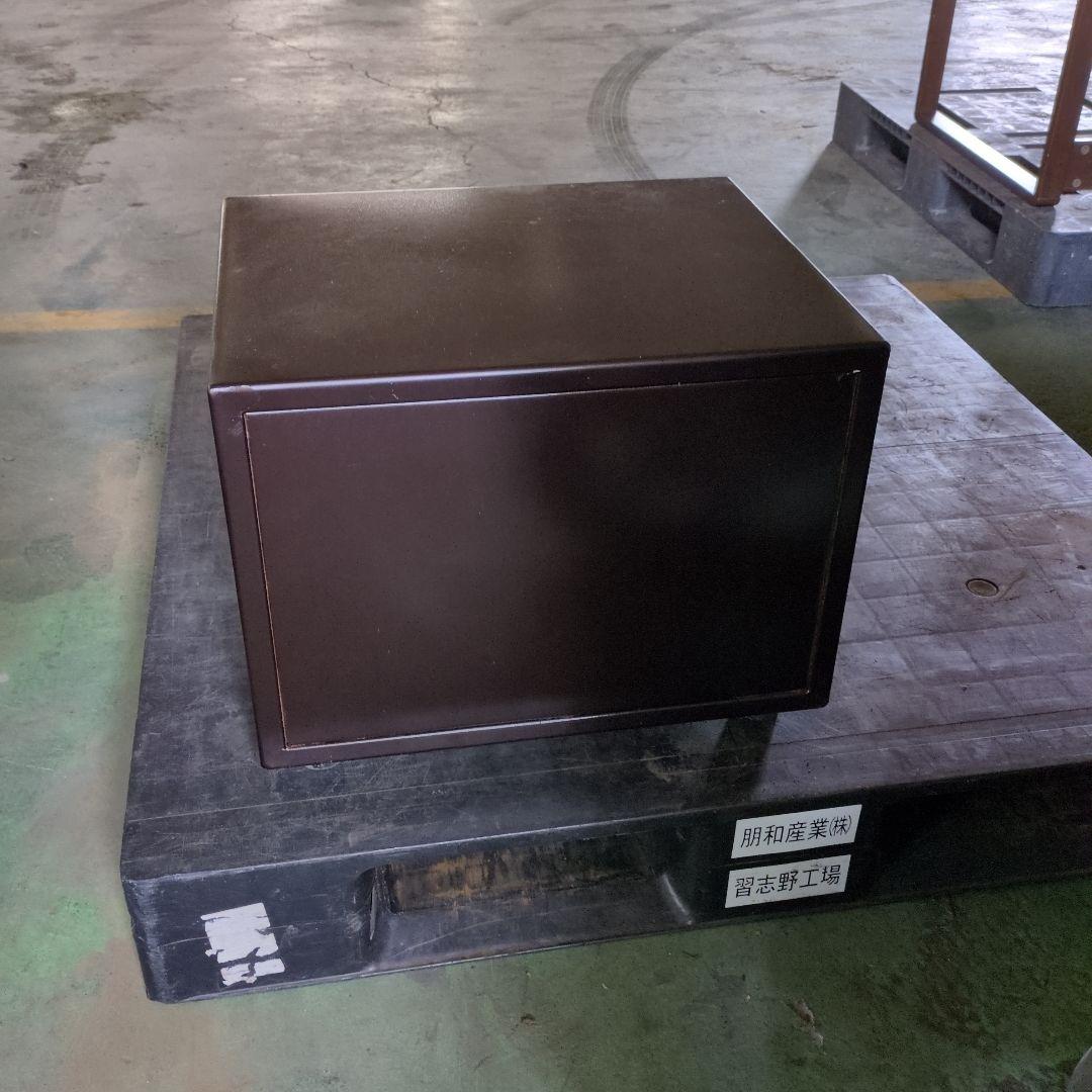 昭和57年製エイコー鍵式金庫 赤 茶色