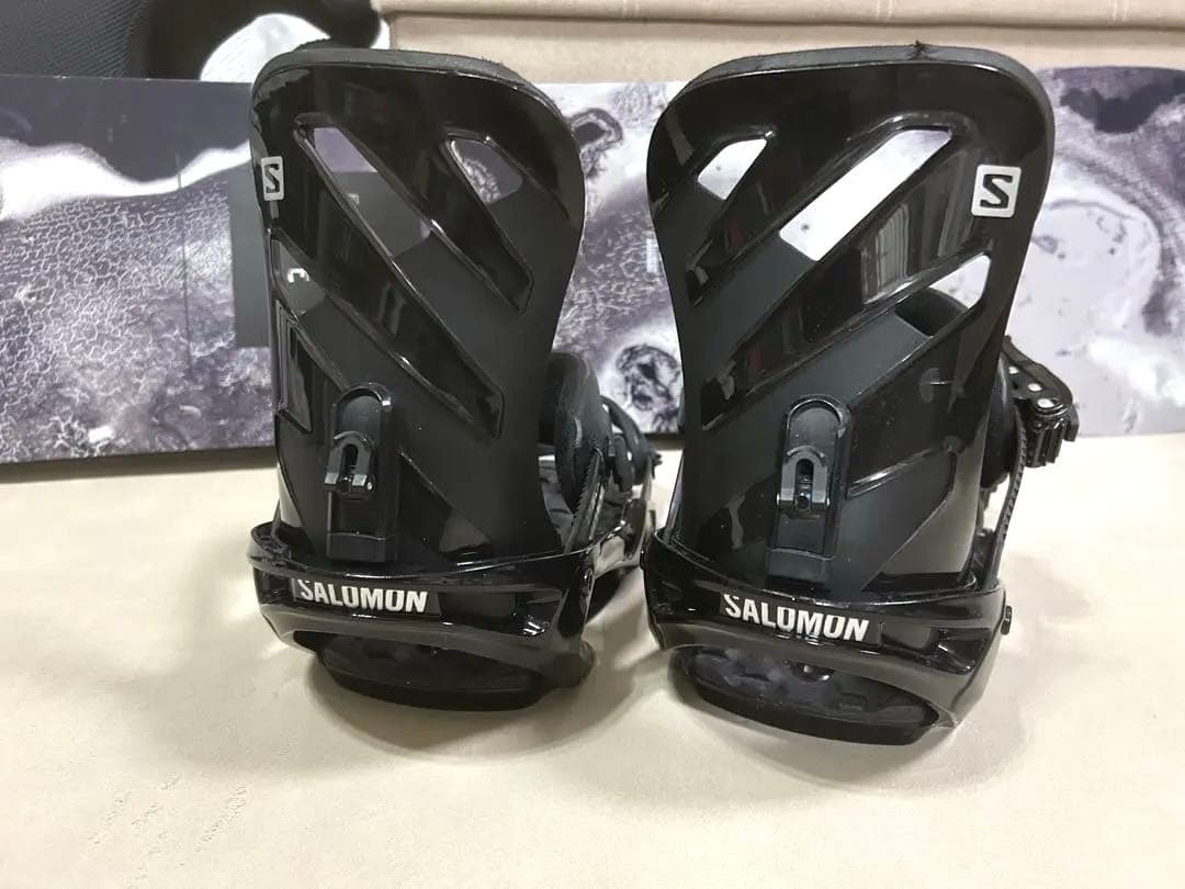 高年式サロモン スノーボードセット　157 +ビンディング+ボードケース