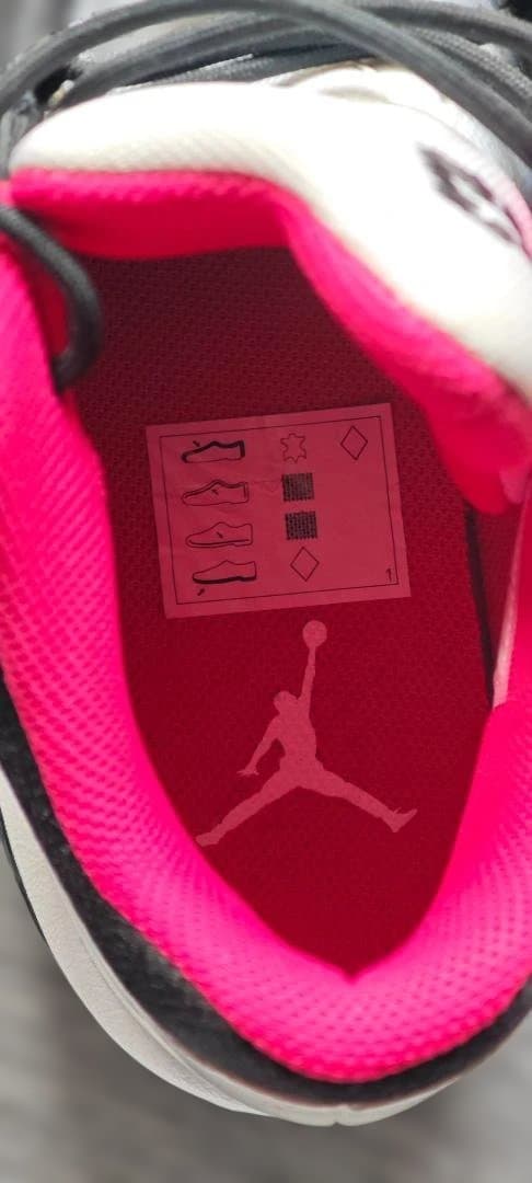 エアジョーダン マックス オーラ 3