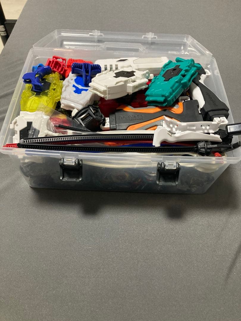 A*a様 ベイブレードバースト まとめ売り 約50個 引退品 ランチャー多数