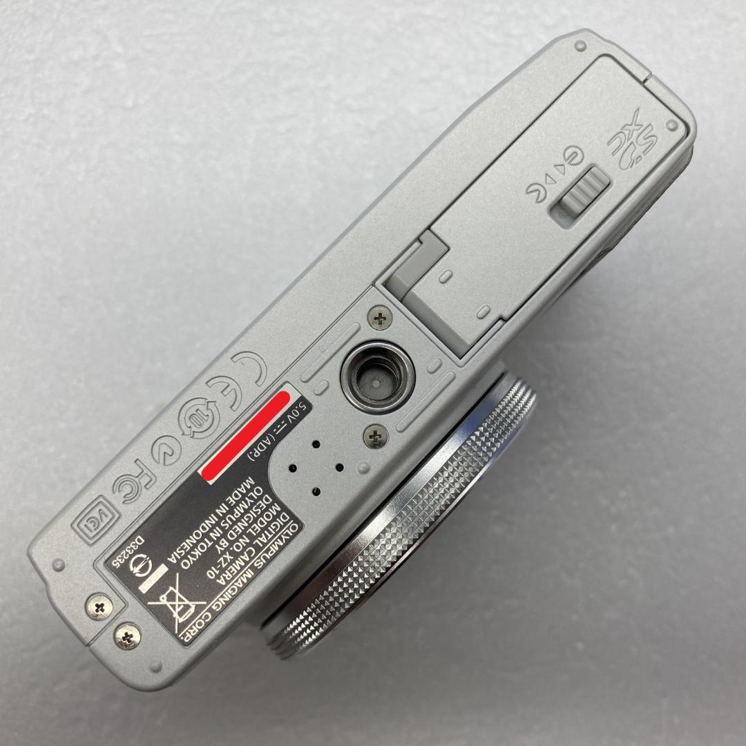 OLYMPUS オリンパス XZ-10　ホワイト