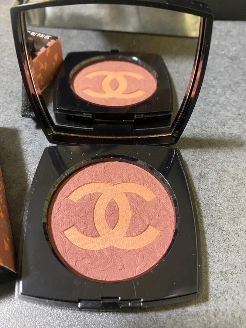 CHANEL ドゥスールデキノックス798ベージュロゼエモーヴ