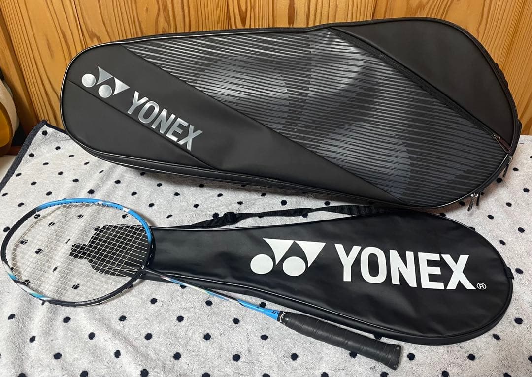 【美品】YONEX バドミントンバッグ バドミントンラケットケース付き ブラック