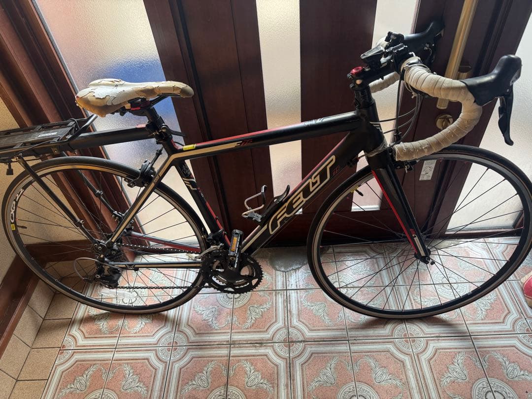 ロードバイク　室内保管　FELT F75