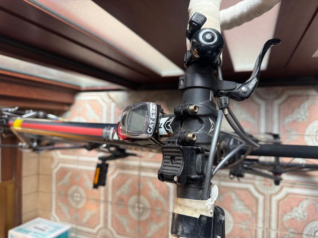 ロードバイク　室内保管　FELT F75