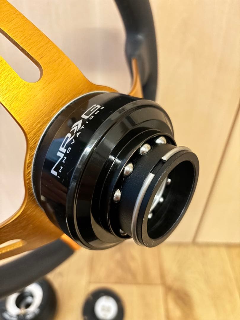 momo ステアリング NRGクイックリリース　ステアリングSWカーボンプレート