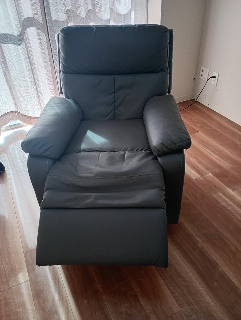 【スマホ充電可&回転式 1人掛け 電動リクライニング ソファ オットマン一体型