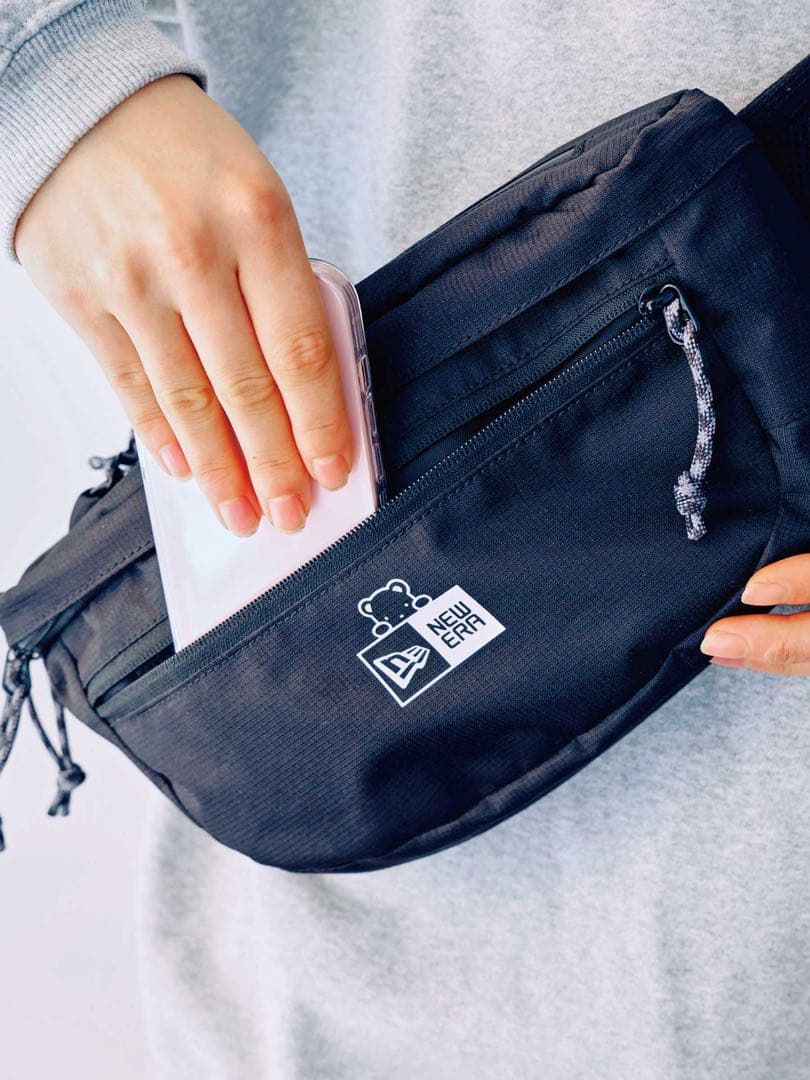 familiar newera ボディバッグ Black