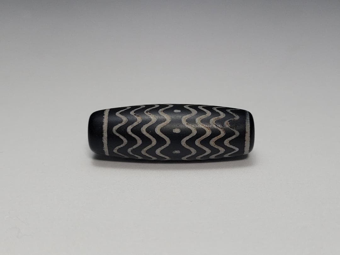 古代 黒瑪瑙 流れ文 ビーズ 玉 装身具 時代物 幅約3cm