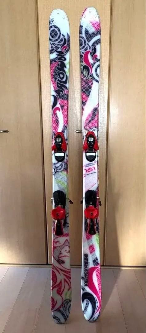 【値下げ相談可】スキー板SALOMON Temptress 161cm
