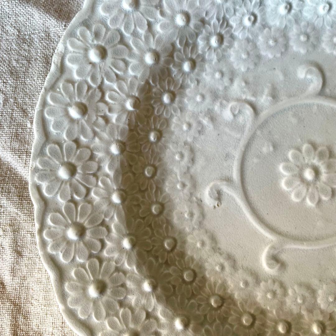 アーピ 　　　19世紀初頭マーガレットレリーフプレートフランスアンティーク